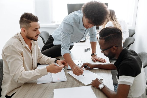 L'Importance Cruciale du Notaire pour la Fondation d'une Entreprise Réussie
